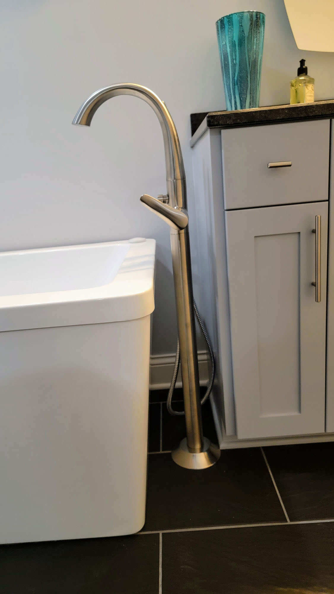 Jetted Tub floor mounted faucet