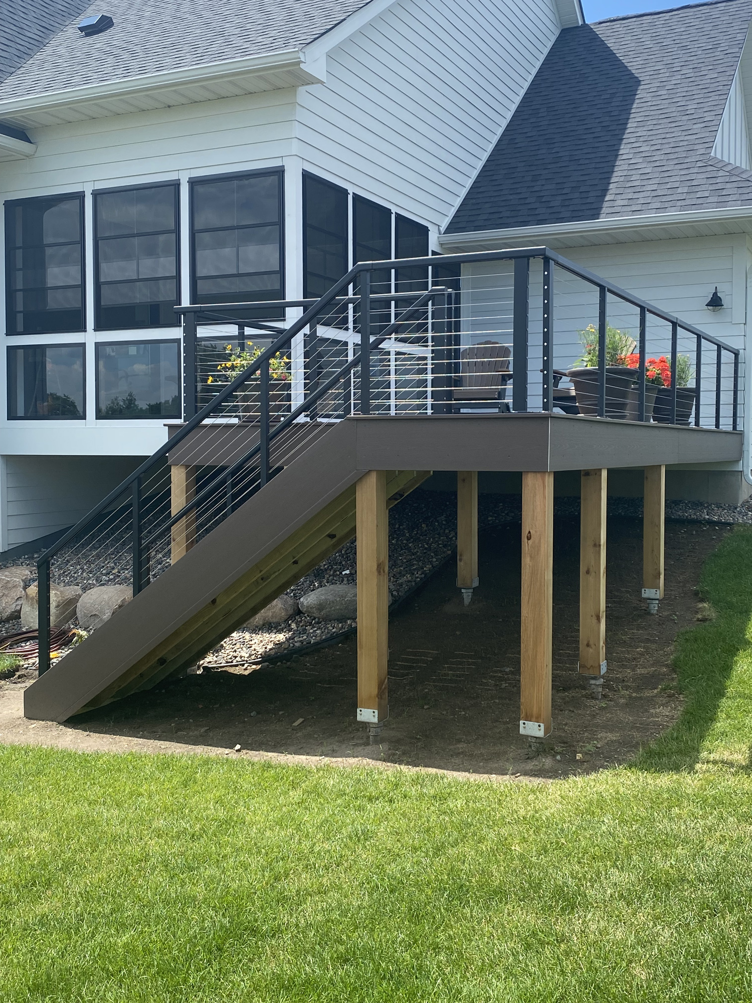 Deck with marine cable railing