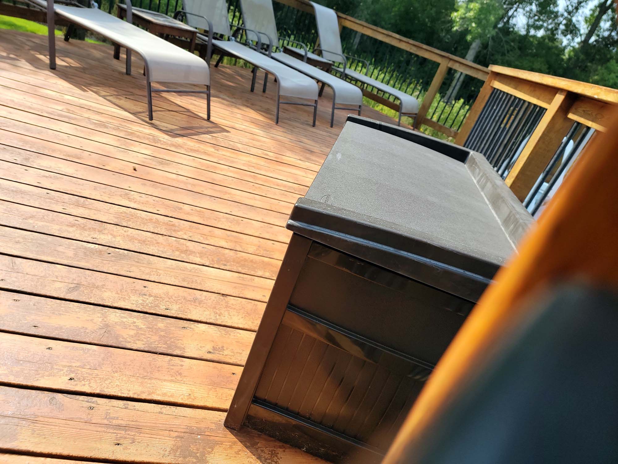 Huge deck with plenty of room for furniture and outdoor storage