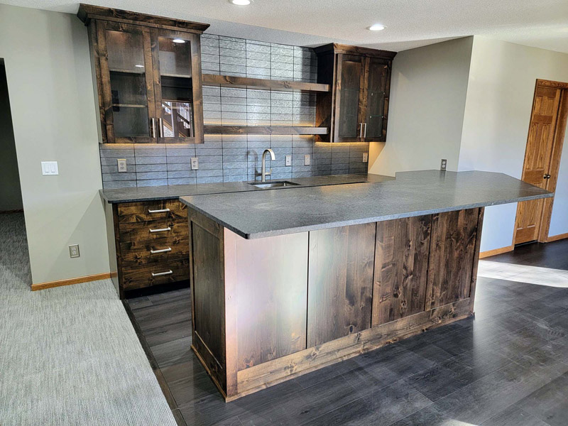 Champlin Lower finish with wet bar