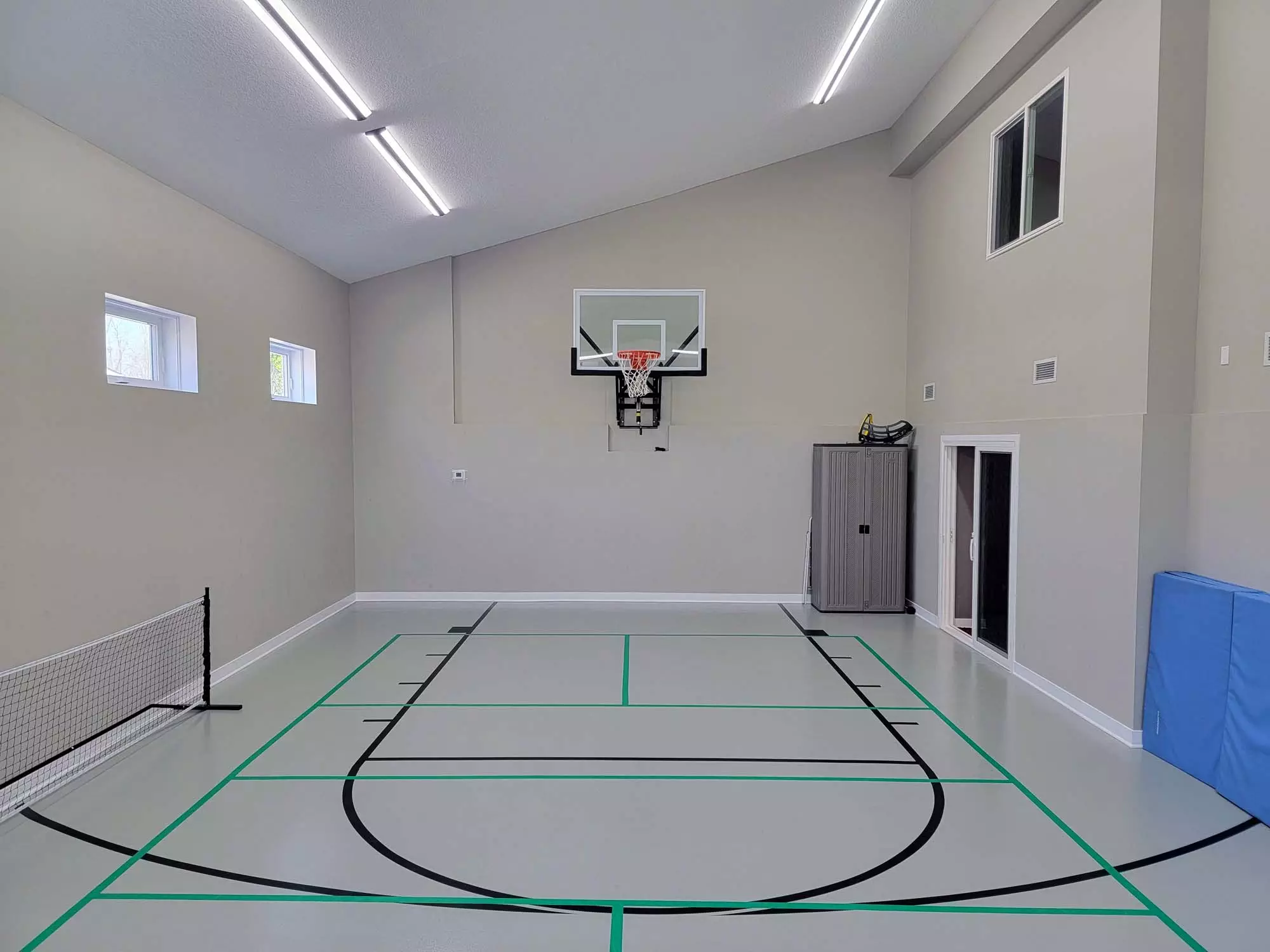 Indoor Sports Room® 60″ Glass adjustable hoop